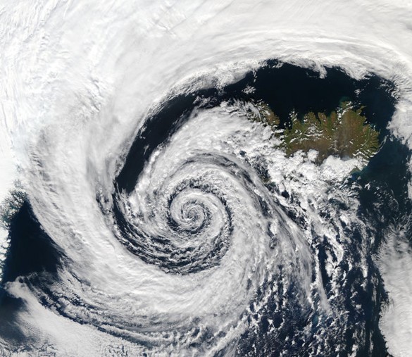 692px-Low_pressure_system_over_Iceland.jpg